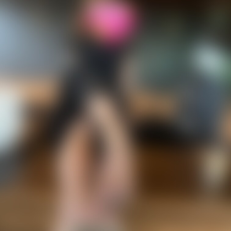 セクシー担当？キャバ嬢のYちゃん
Twitter投稿分
お仕事服ではパンチラにニップレスが見えたりとかなりのセクシー