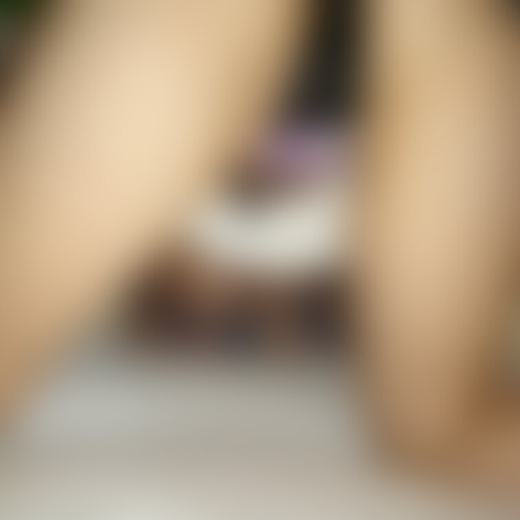 着替えも準備してさやかちゃんと一泊。チェックインすぐ、なんとなく撮影がスタートし、我慢できなくなって着衣のまま挿入です。