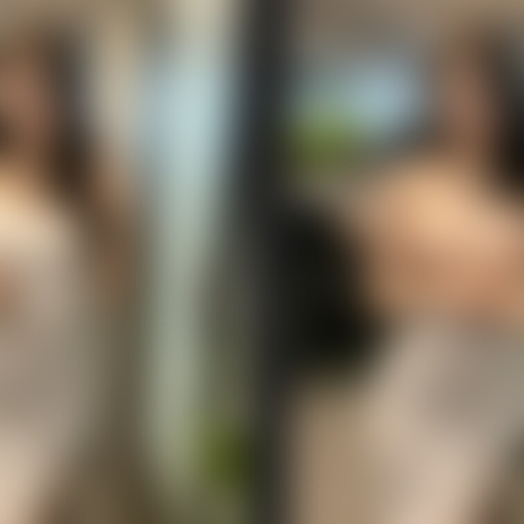着衣と脱衣を並べた画像です。画像№469