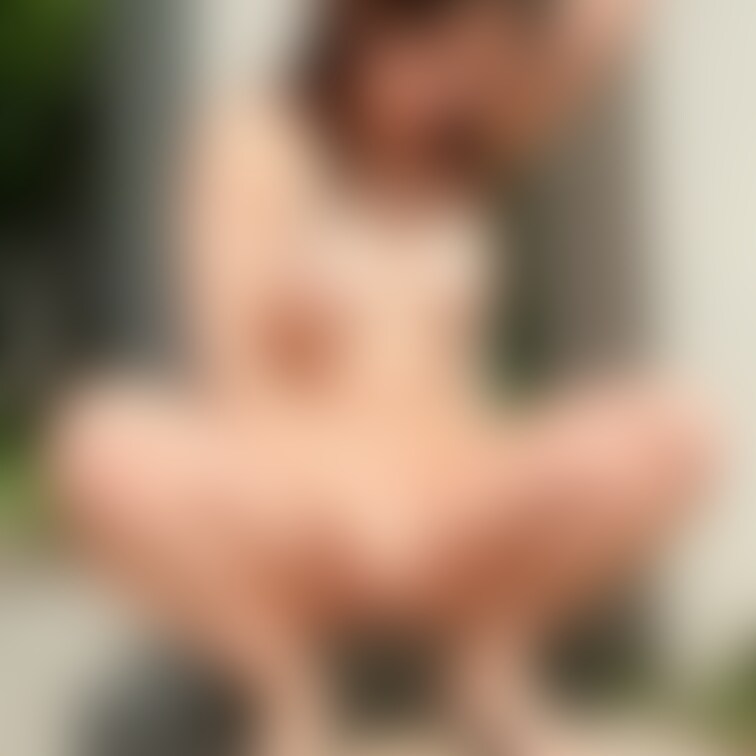 「こんなところでおしっこするなんて恥ずかしい///」