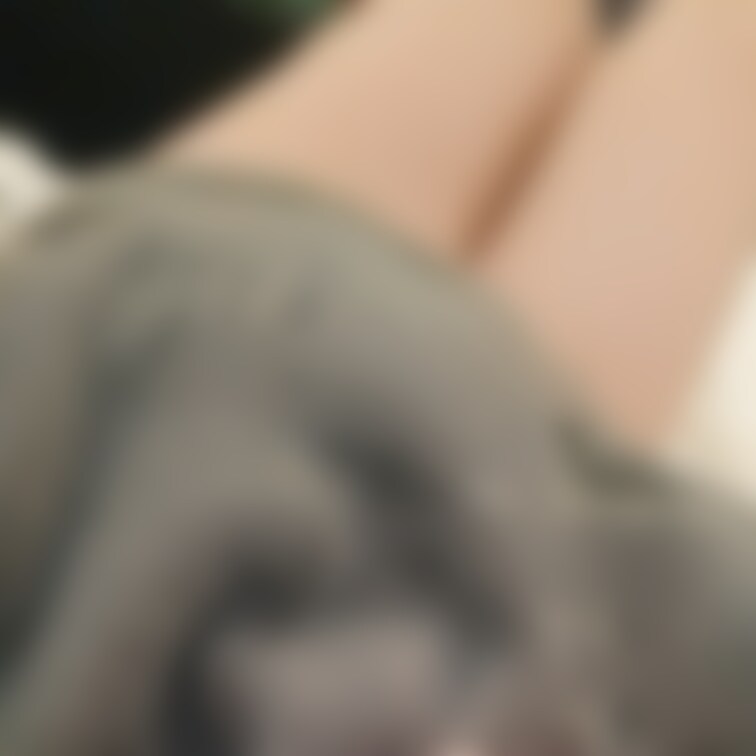 姫始めで待っている間にオナニー。この後、フォロワーさんに何してたの？って聞かれて恥ずかしかった😊