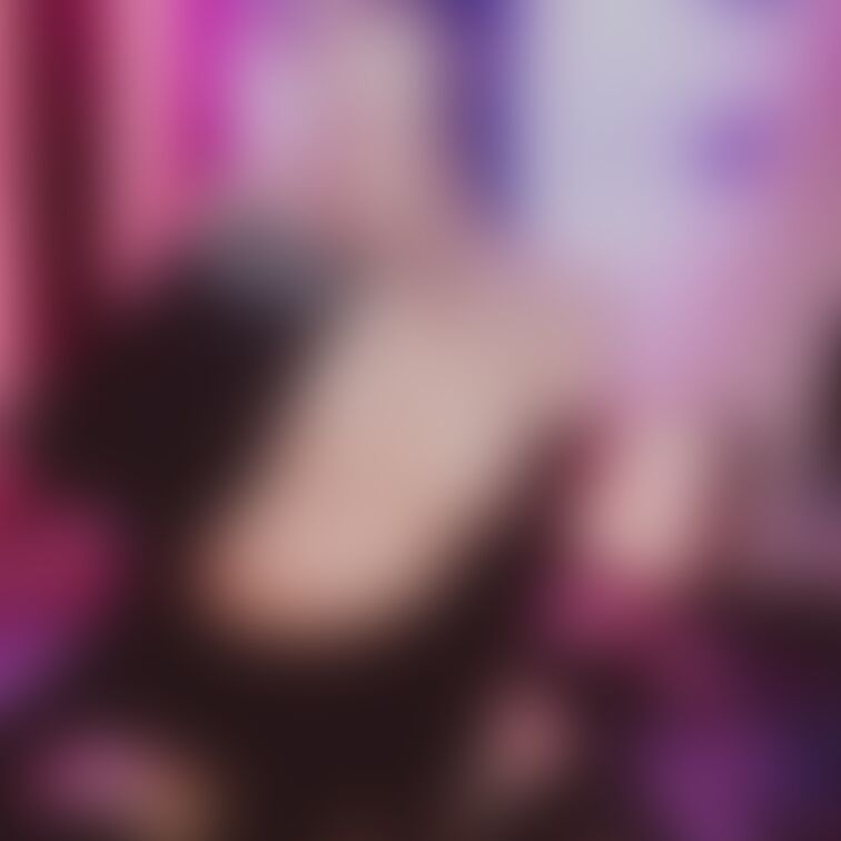 誘ってもいいですか、、？


サイバーパンクっぽい色だいすきです☺️✨

すき？？