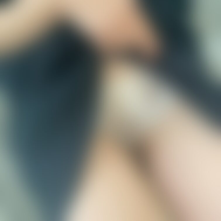 アルバムから✨スカートまくるとこんなパンティです💕