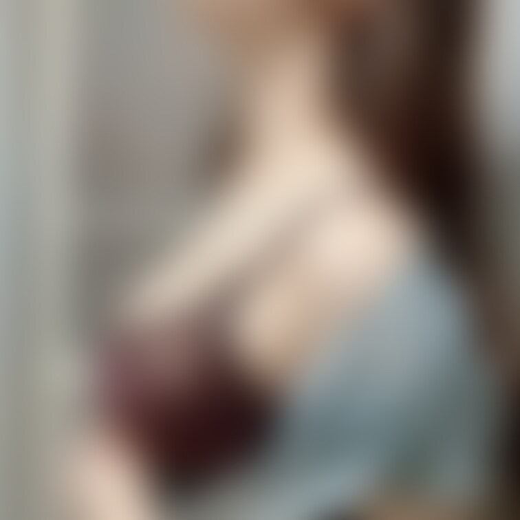 ブラが小さくなって溢れそうなおっぱい好きですか😘？