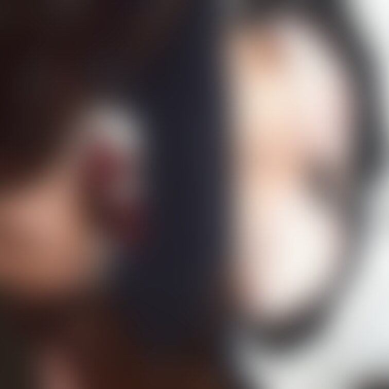 りんごちゃん24歳Dカップ
お嬢様学校時代の制服きていけないことしてるみたいで泣きながら喘いでる変態。下着ずらされて覗