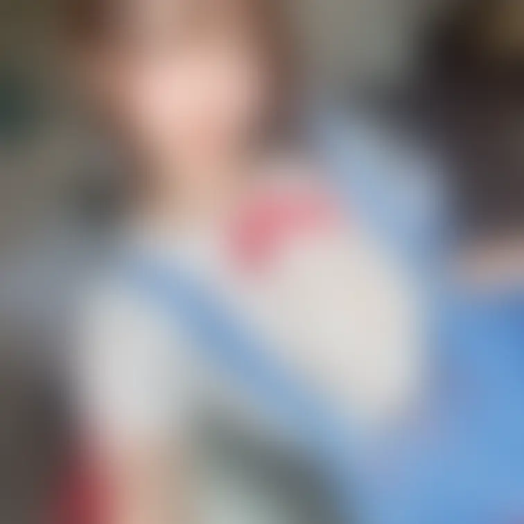 この衣装、着てるだけでちょっと興奮しちゃいました…🙈
あと中が見えるように、ちょっとだけ動いてみたけど、どうかな…🫣