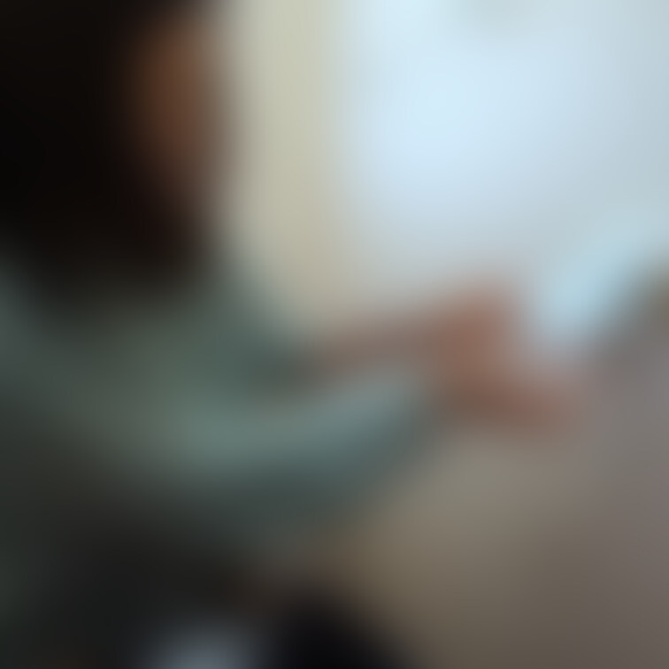 画像は5枚。ゆうちゃんが分厚いナプキン交換してお股拭き拭きしてる。かわいいよ。いつでも見てるよ(ハァハァハァ)。