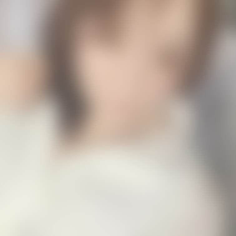 ①このワイシャツ少し大きいよね💦
透けてないよね💦ごめんね🥺