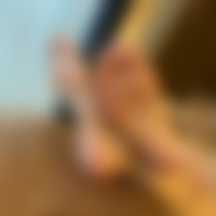 除夜の足の裏写真5枚だよ😍
5枚目は足の指を少し広げてみたよ😍

綺麗でしょ？
タイプでしょ？
ギリシャ型って