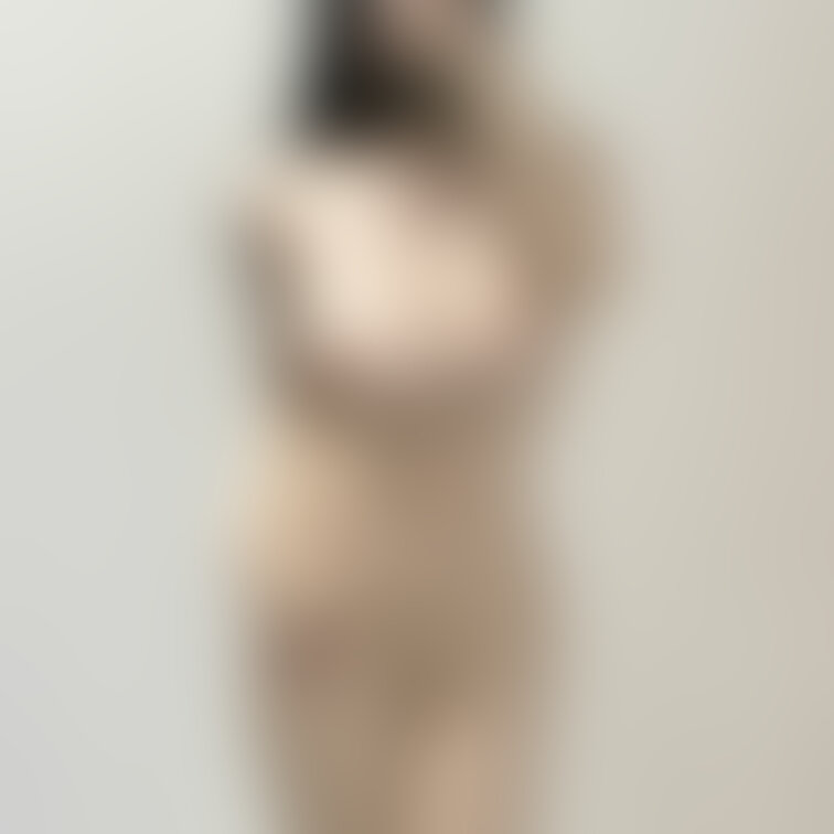 ほぼ裸…？笑