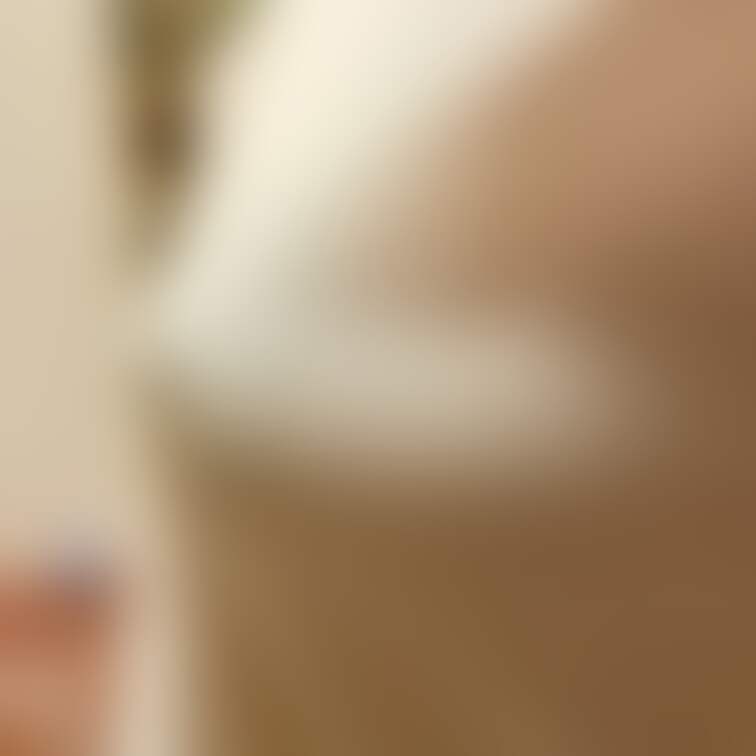 もう一枚🎶
興奮する嫁乳首ボタン🎶