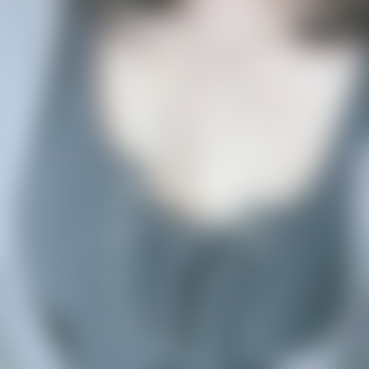 この服で外歩いたけどちょっと胸見えすぎてた