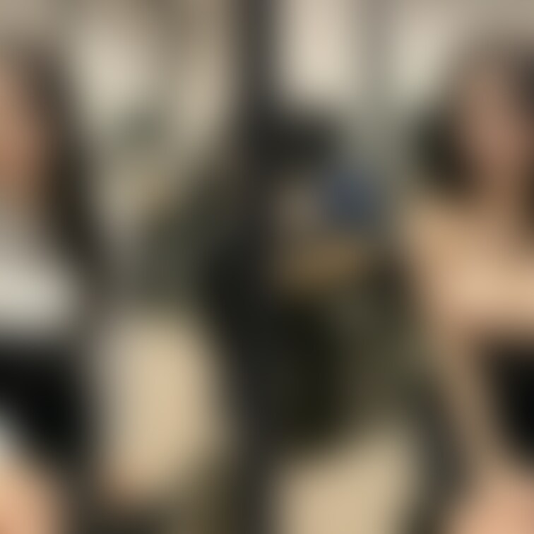 着衣と脱衣の並べた画像です    画像№1575