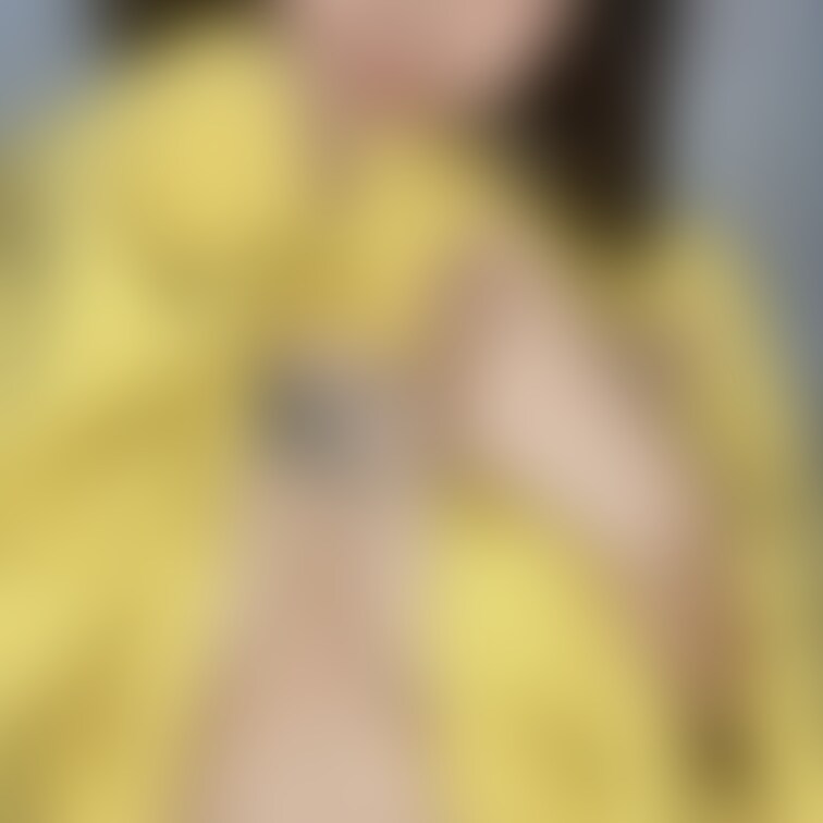 お世話になってます💓ririです🦂
乳首丸見えの穴あきニット着てみました🔞