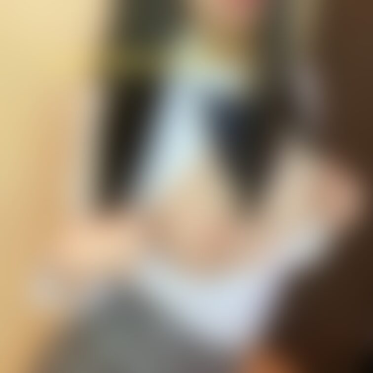 【初投稿🔞❣️】
清楚な制服○○○💕が
シャツのボタンを外して
まん丸ふわふわおっぱいを見せ付け……🔞🔞💗