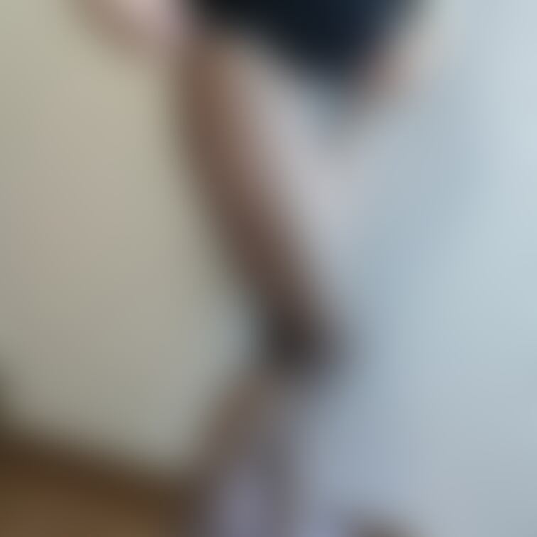 お尻と足もアップしちゃいます(*ᴗ ᴗ)⁾⁾ﾍﾟｺﾘ
パツパツでとっても、おいしそうでしょ〜？？（笑）
パンパン赤く