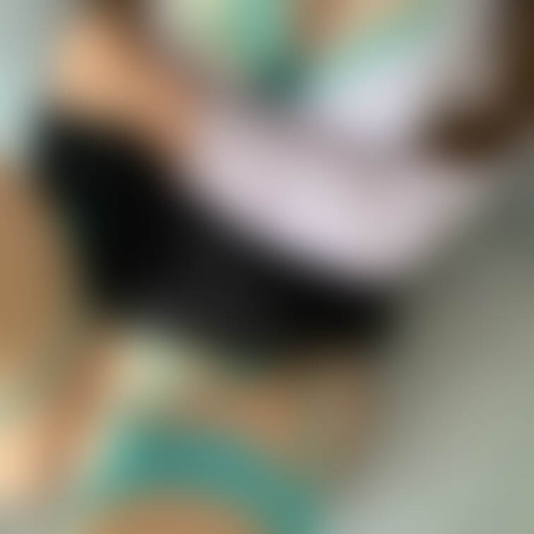 サルートつけたOLみるくとガーターえっち💕
その2 ガーターつけて正常位風+クンニ風💕💕