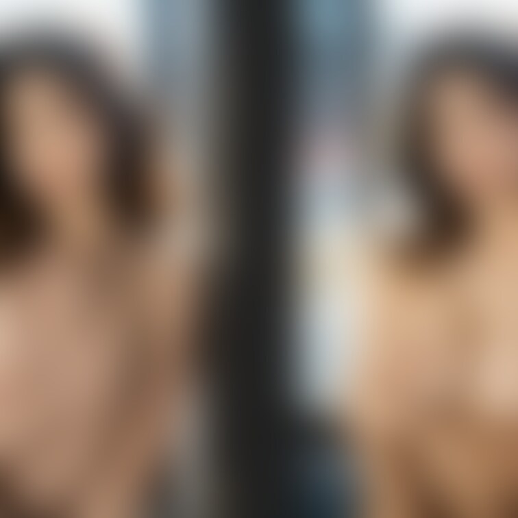 着衣と脱衣を並べた画像です。画像№67