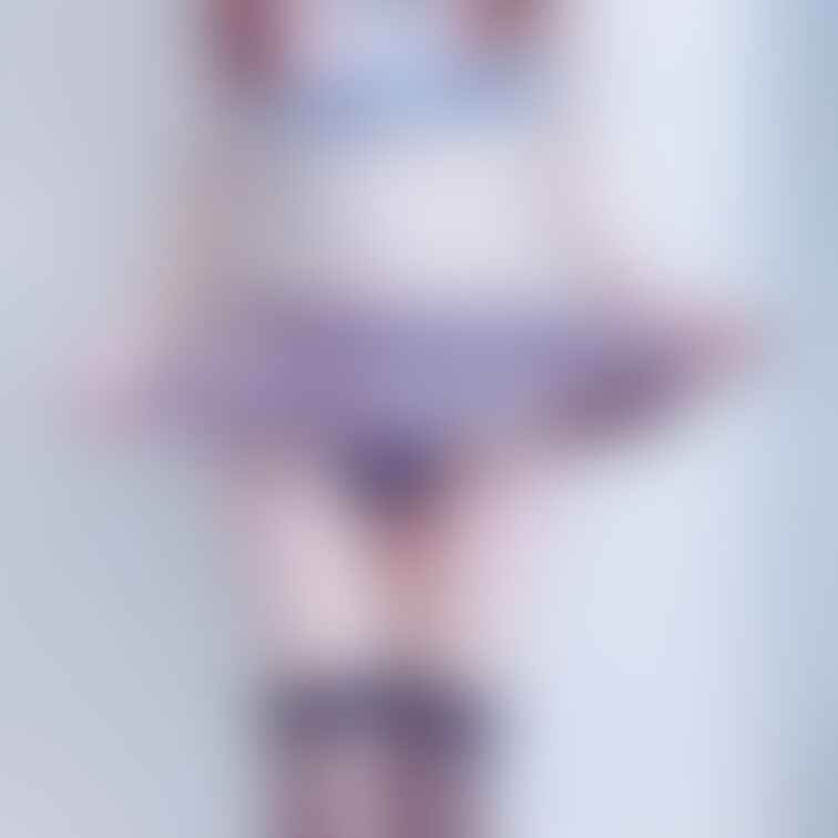 教室でオナニーをしているところをクラスメイトに隠し撮られてしまった女の子。弱みに付け込まれ、彼に命令されるがまま破廉恥な