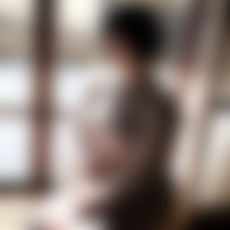 今から脱がされる人妻