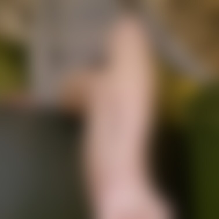 昨日公開した動画からディルド足コキ射精シーンの写真を公開です。思いっきりドクドク出て来ました。精子が出る尿道を人差し指で