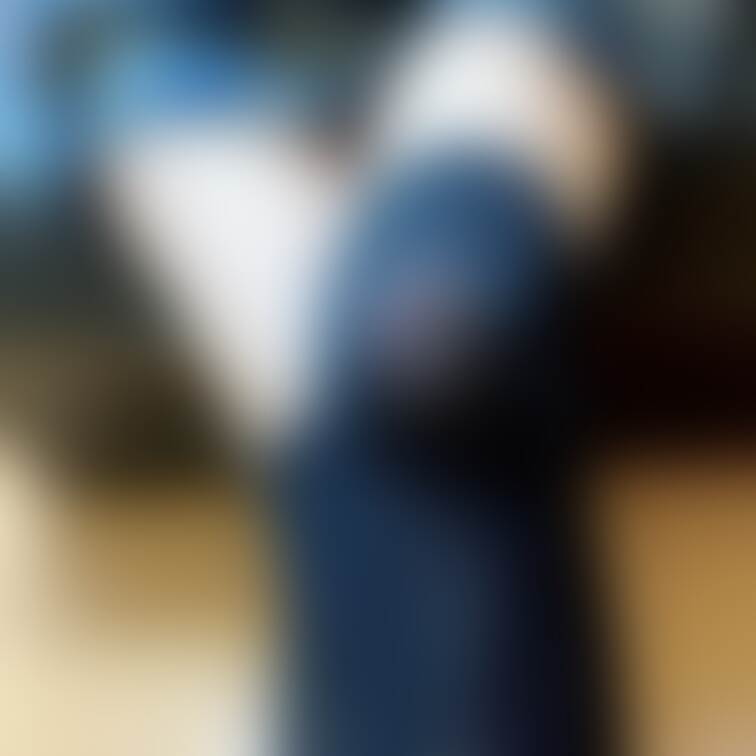 ニーハイソックスで絶対領域おきゅいん！
チェックのミニスカとパンチラ