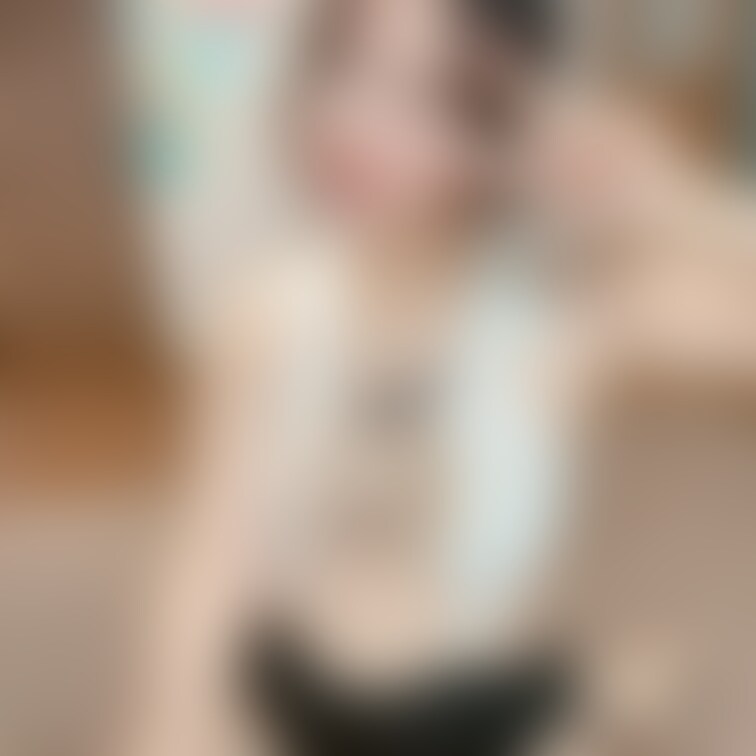 エロコス✖️まいか
えっちな服きてるとついつい
ムラムラしちゃうんだよねぇ🥺🩷🩷