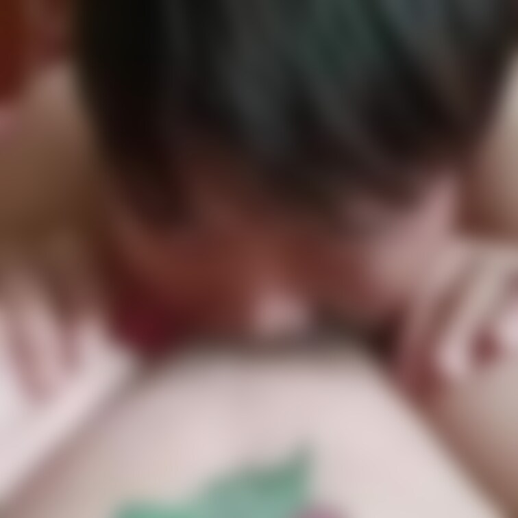中華系女子同士舐め舐めちゃう
