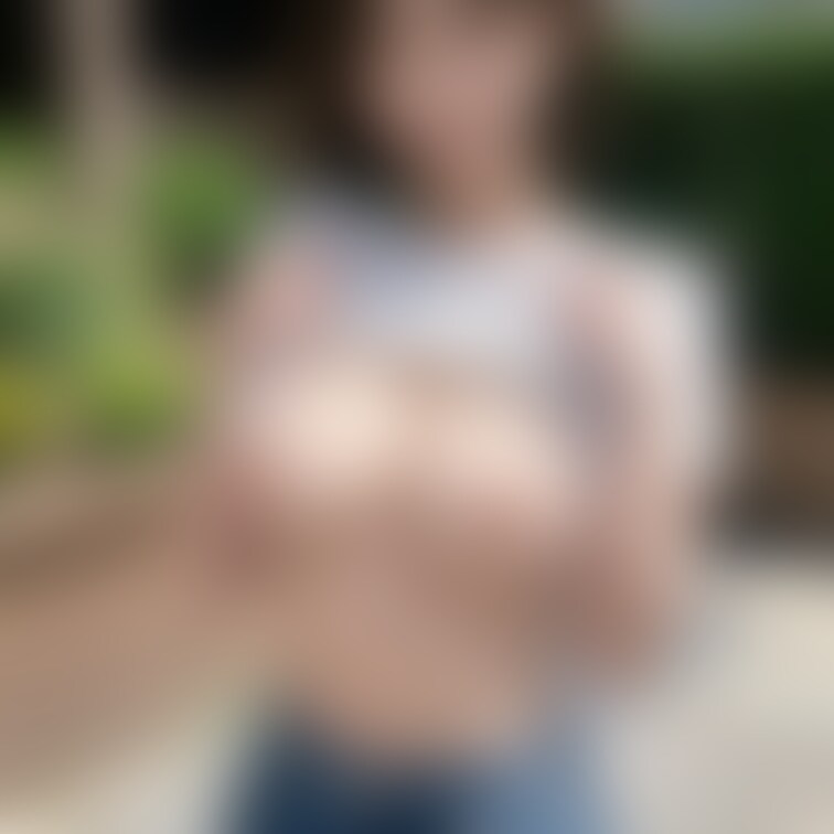 🟧巨乳美女 野外露出 ノーブラ🟧
ご覧いただきありがとうございます❤️
当アカウントは○○○でえっちな美女を生成