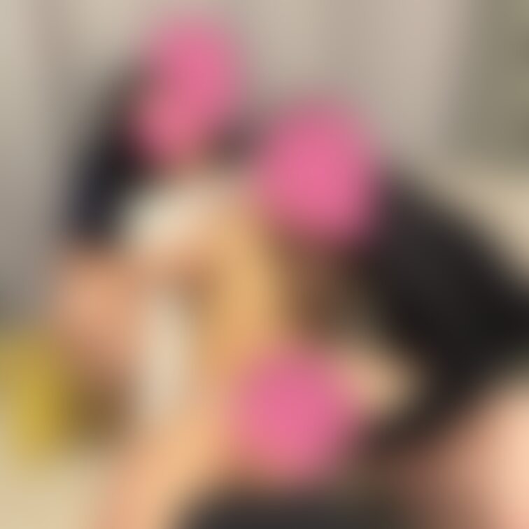＜本日の１枚＞
Yuriの体に貪りつく男性たち