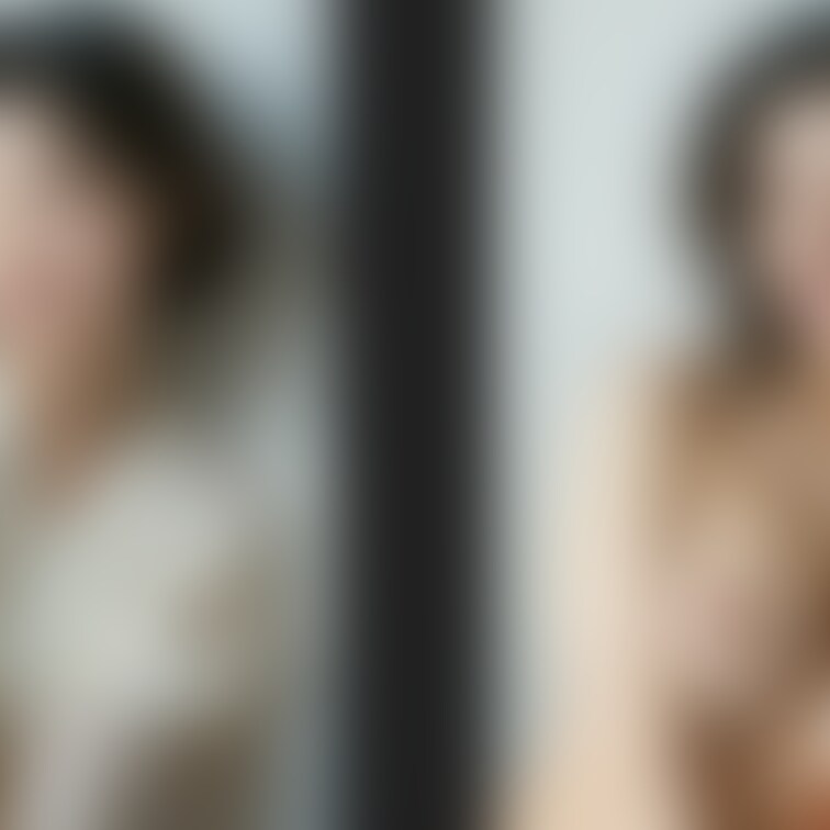 着衣と脱衣を並べた画像です。画像№503