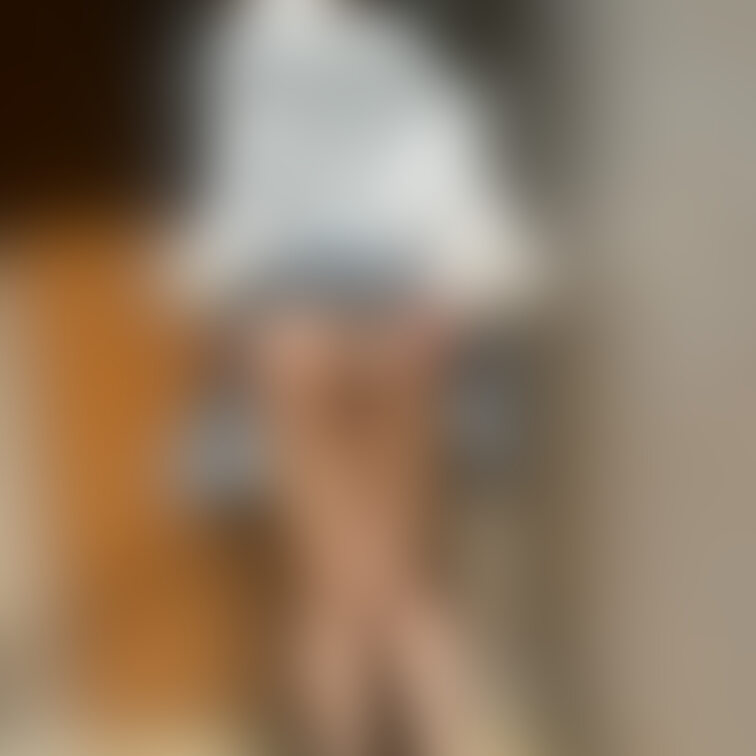  続きです😖🧡アナルプラグで露出😖🧡
先生困ってました😖でもおちんぽ様恵んで頂けるように頑張ります😖🧡

🔰私と直