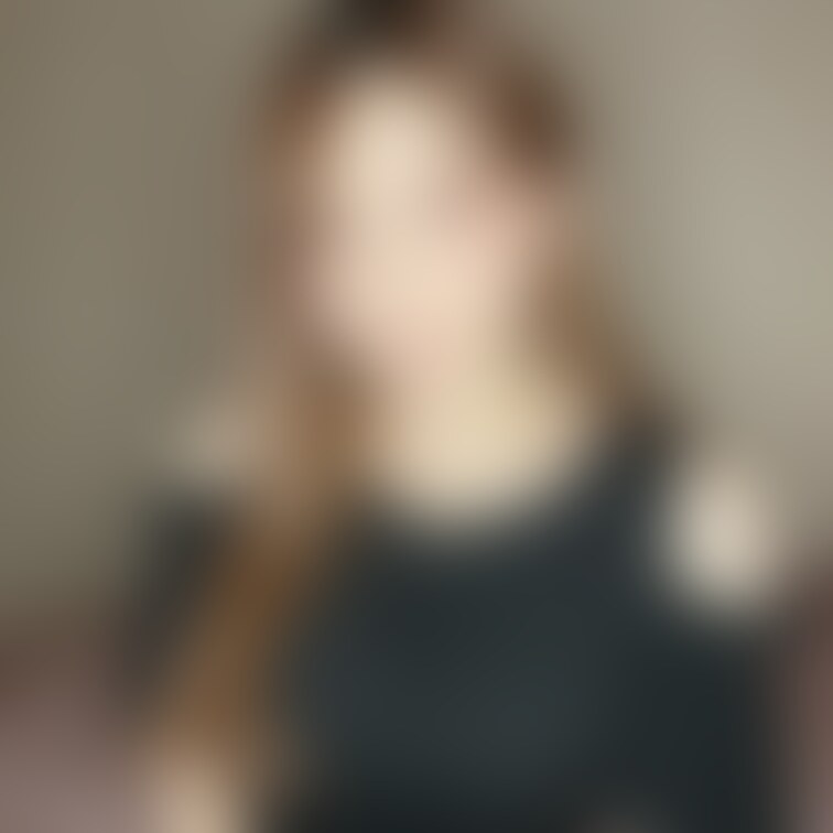 みおが誘ったら来てくれるの？♡

昔は男性にリードされたいって思ってたけど、
最近は攻めるほうが好きかも///
