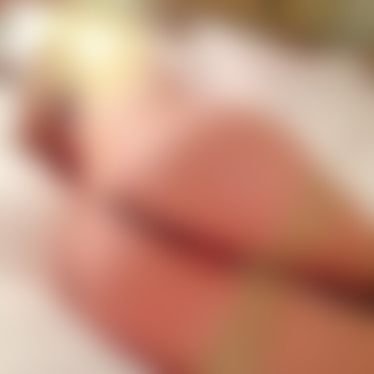 おはようございます🍼

朝からムラムラしてます///// 
うしろから激しく○○○して…🤍

具がはみ出しそう