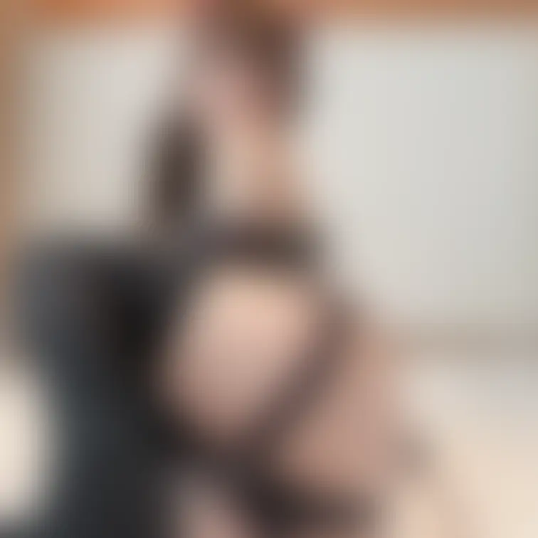 撮影したみおさんの写真を10枚ほどどうぞ
マジで美人ですわー

https://dl.getchu.com/i/i