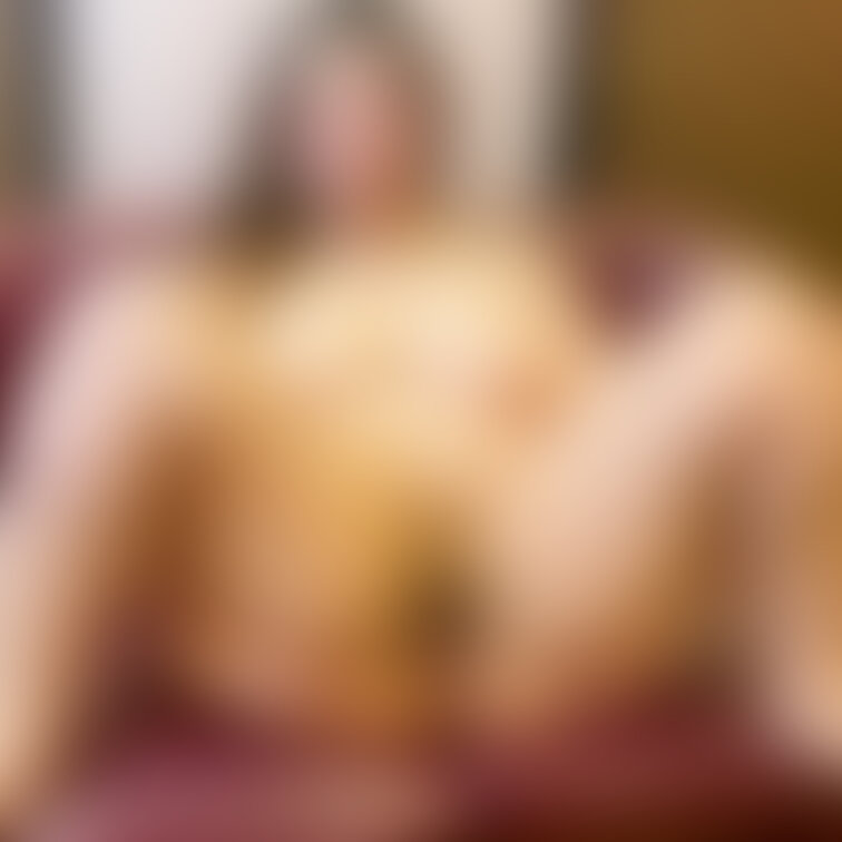 私はブスだしデブなので男性にモテた経験なんてありません。

美人なひとは何もしなくても男性が集まってくるけど、私は無