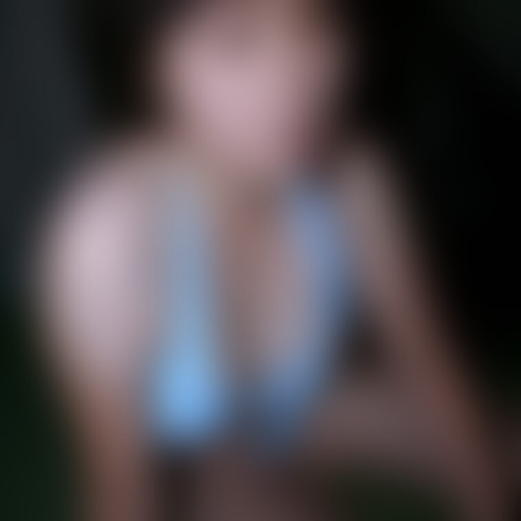 水着のゆうちゃんです。画像は5枚です。この水着は幼稚園の先生だったときにゆうちゃんがプールの授業で使っていたものです。こ