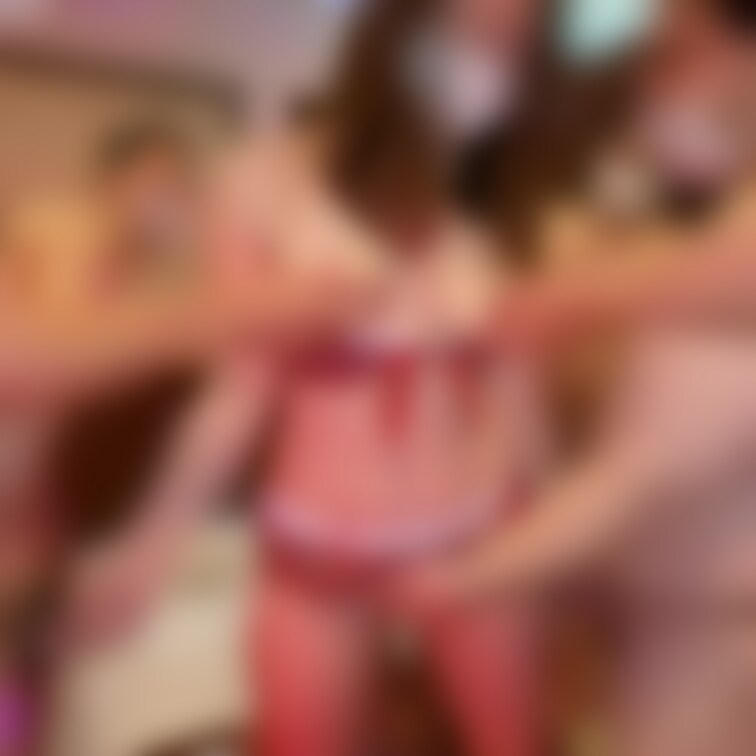 妻が立ちながらどんどん弄られて出来上がっていきます。
#人妻
#NTR
#寝取られ
#素人
#SEX
#複数