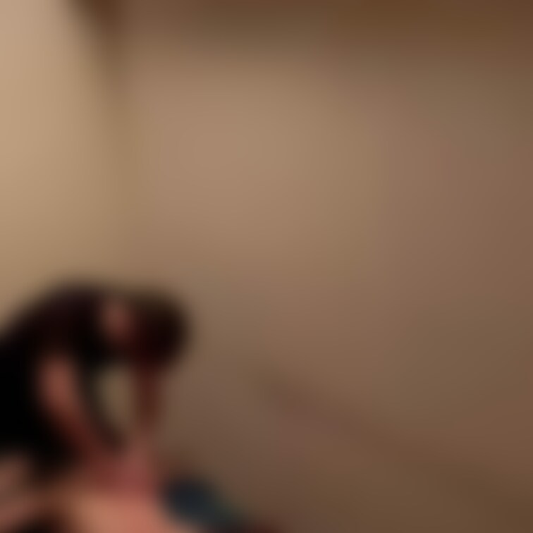 欲求不満な人妻さんにマッサージ。うつ伏せのみ
リラクゼーションマッサージのはずが最後は乳首いじられ。。。