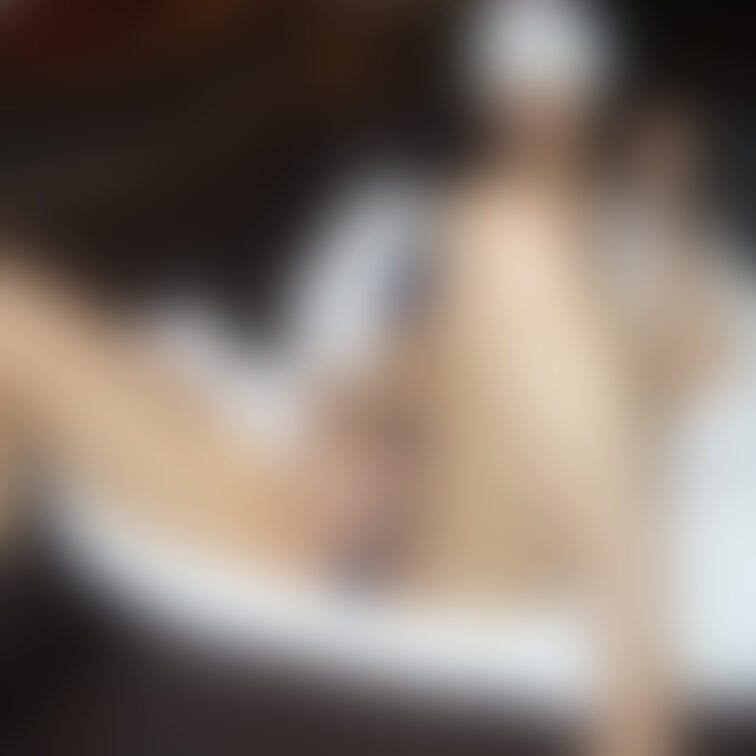 【ランチの後はホテルへ…②】

シャワー前にガウンを着てソファーでくつろいでいるお○○○さん…

少しそわそわし