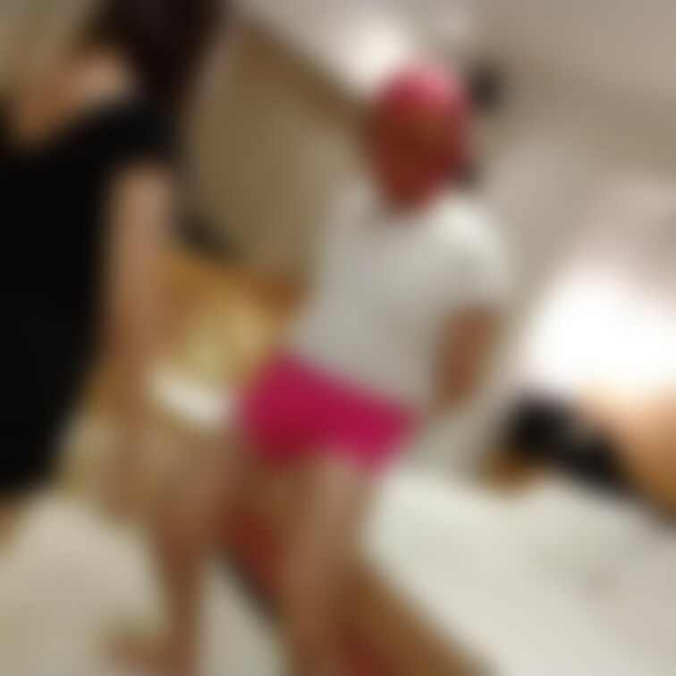 ドＳアパレル店員かほちゃんの金的蹴り

小さい頃に護身目的で空手を習ってたらしく激痛です。これに耐えれる人はスゴいと