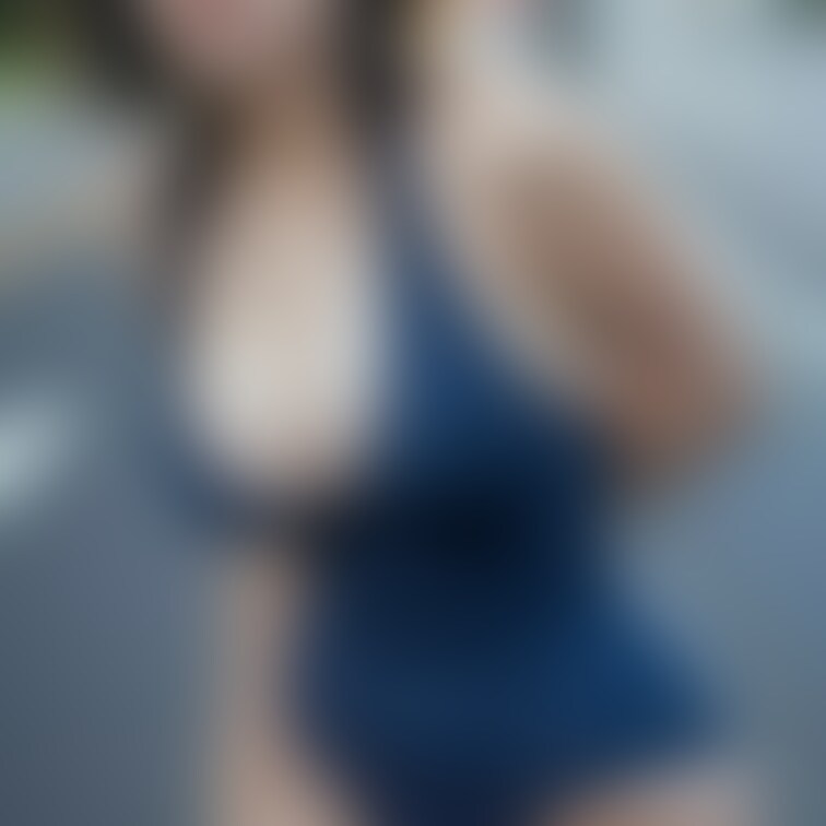 巨乳セクシースクール水着美女