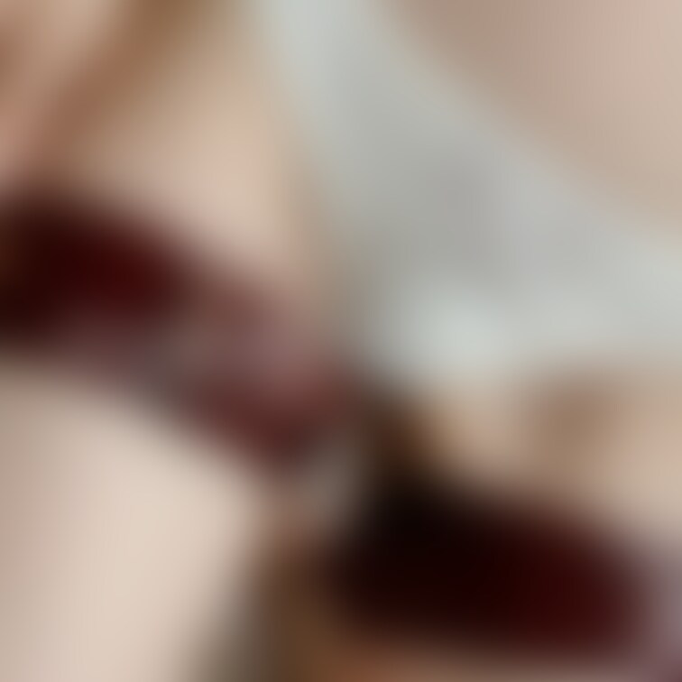 お写真だとあんまりよくわからないけど、実物はしっかり重くて厚みもあるんだよ🍷