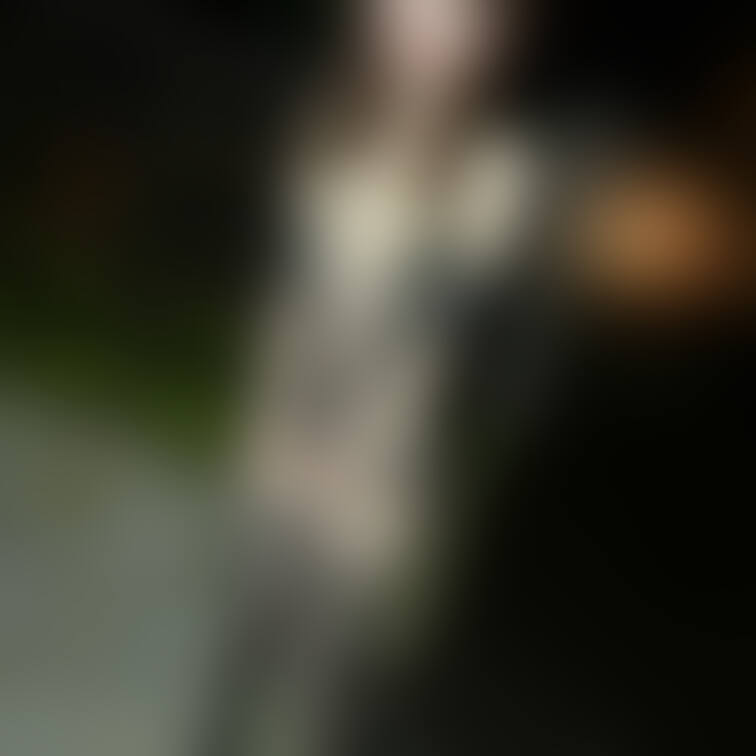 Xの続きです❤️Xにアップした投稿の完全顔出しスタンプ無しバージョンです😖❤️公園で露出お散歩😖❤️えちえちボディストッ