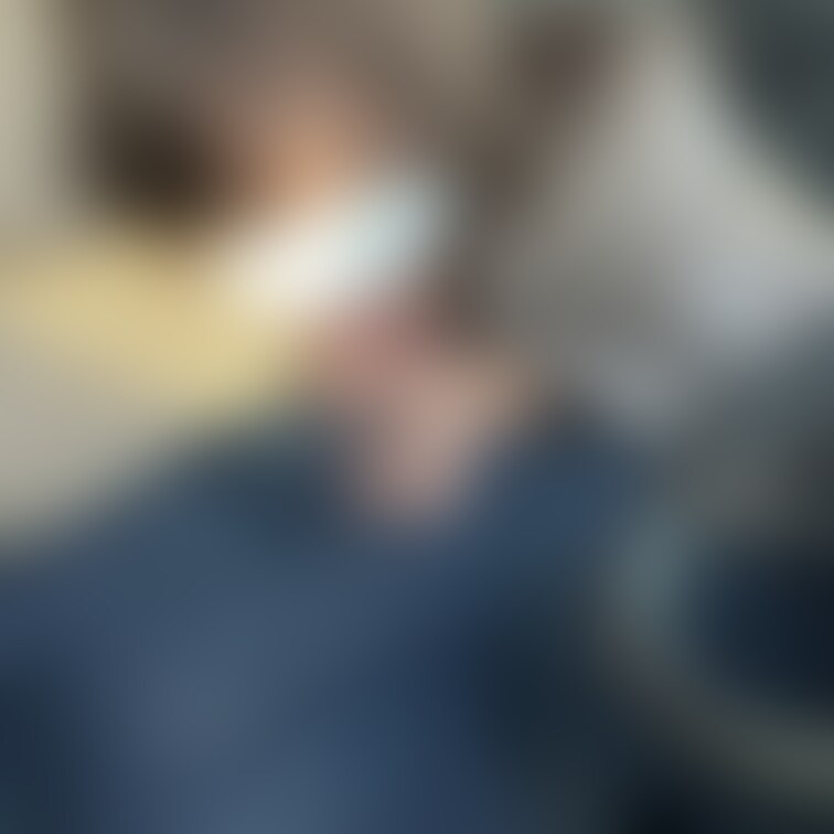 可愛らしい主婦だがかなりのドスケベ！
羞恥で感じてしまうドMの性癖で、店内の遠隔ローターで「モジモジ」と反応する人妻の