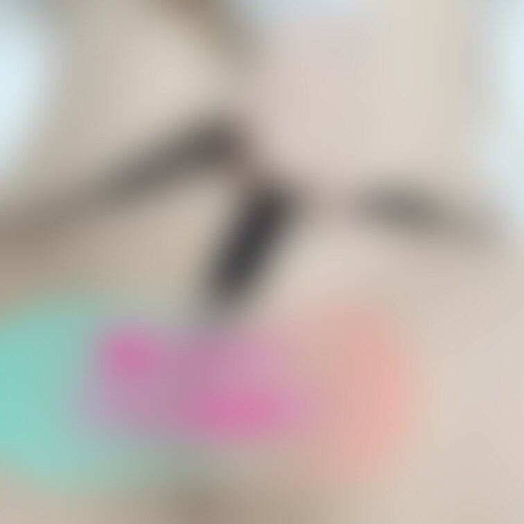 薄々画像で、、ぐぃーーっと///割れ目に食い込んじゃてる🫣♥️💦
顔を食い込ませて欲しいなあ……/////😽💖

