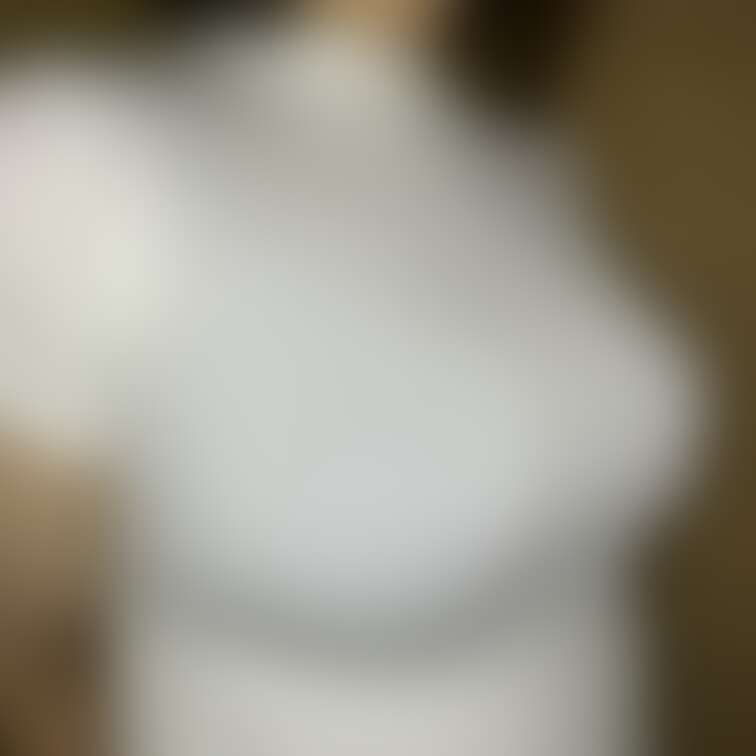 22歳　OL じゅりちゃん🚺
素敵なニット姿♪

※無断転載、まとめサイト等への引用は法律違反です。著作権違反等が