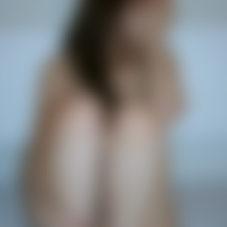 画像5枚です。フリープランで公開したぶんの追加画像。もっと見たい人いますか?
