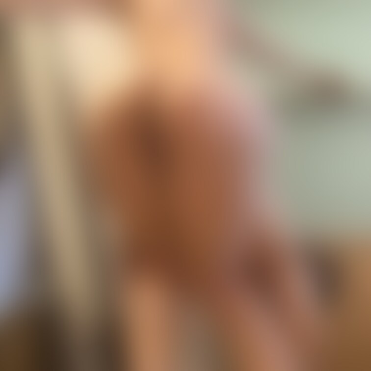 軟体×クネクネ×ナイスバディってやっぱ最高ですよね。

この肉体で子持ち人妻ですから余計にキます。。