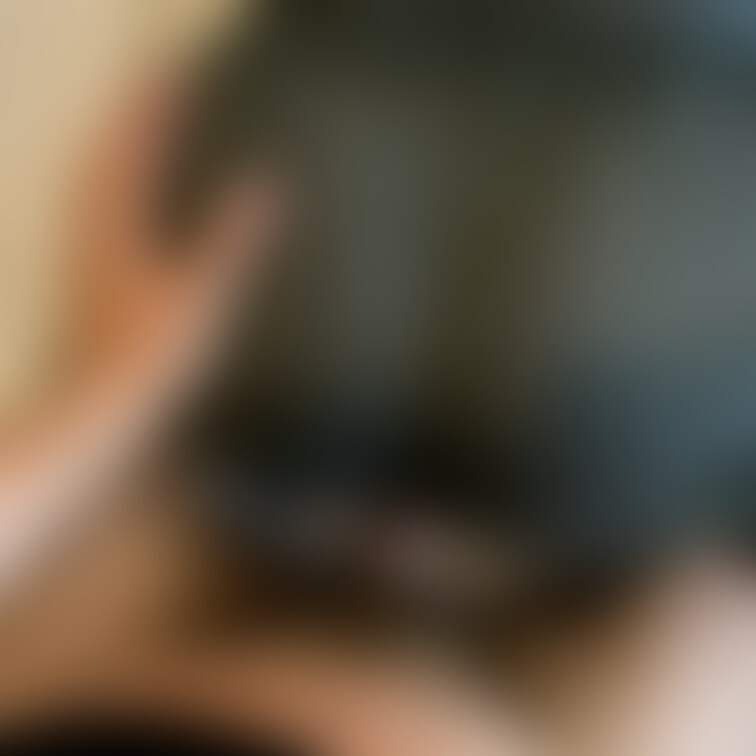 ※無料プラン対象
スーツを破いて後ろから挿入♡

【穴開けスーツSEX大量ぶっかけ】眼鏡＆地味子のパンツスーツに穴